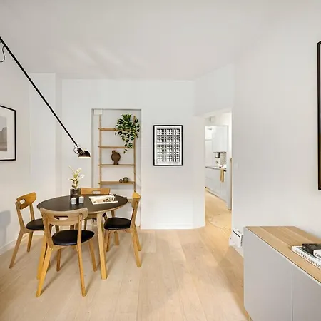 Sentral Og Sjarmerende Appartement *